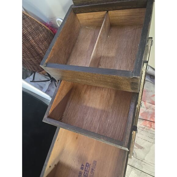 Vintage SINGER Accordion Fold Out 3 Tier Wooden Sewing Box - Picture 4 of 6